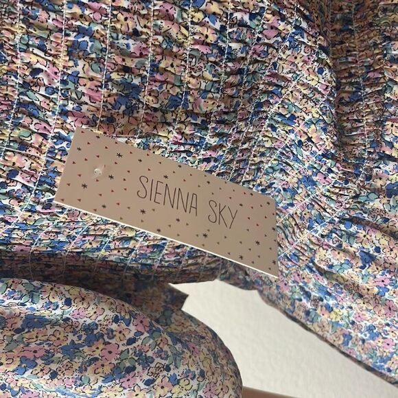 Sienna Sky Dress Size Small Sweet Heart Neck Short Sleeve Floral Mini Blue Pink - Picture 6 of 12